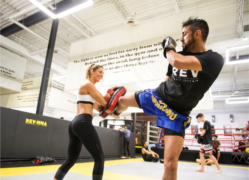Boxing vs Kickboxing - Which Class is Right for you?