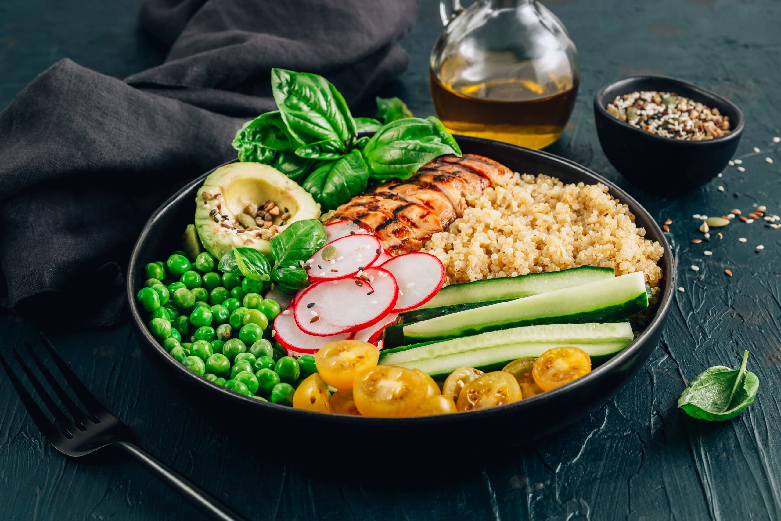 healthy-grain-bowl-with-grilled-chicken-and-vegeta-2026-03-19-23-40-03-utc (1)